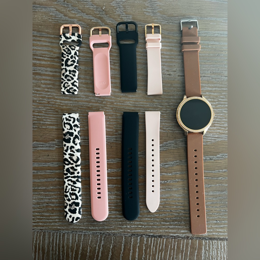 Fossil Gen 5E Smartwatch. Practically brand new. Comes with 5 bands!